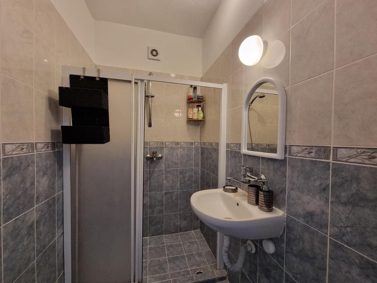 بورغاس Reni'S Apartment-With Private Parking In Center المظهر الخارجي الصورة