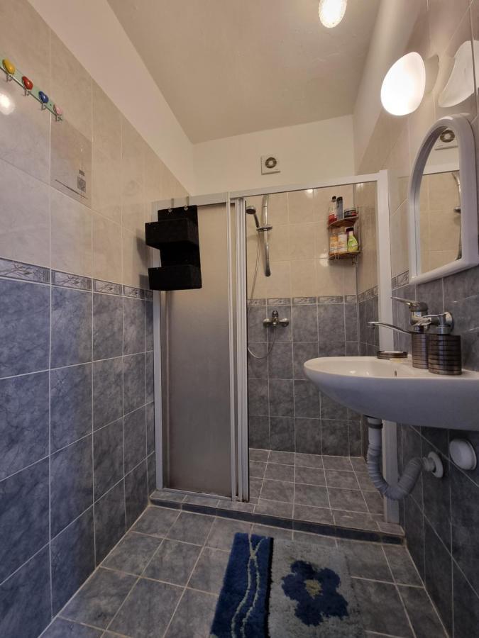 بورغاس Reni'S Apartment-With Private Parking In Center المظهر الخارجي الصورة