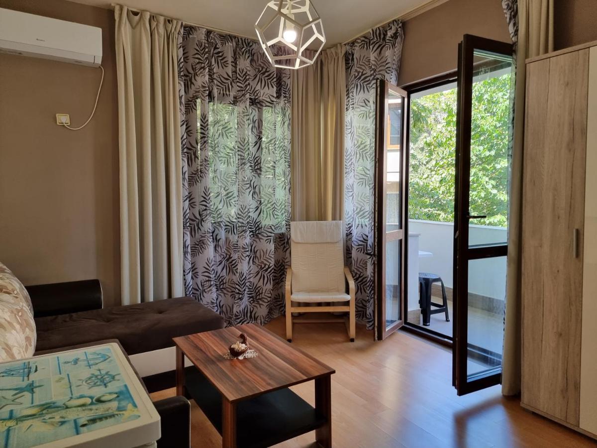 بورغاس Reni'S Apartment-With Private Parking In Center المظهر الخارجي الصورة