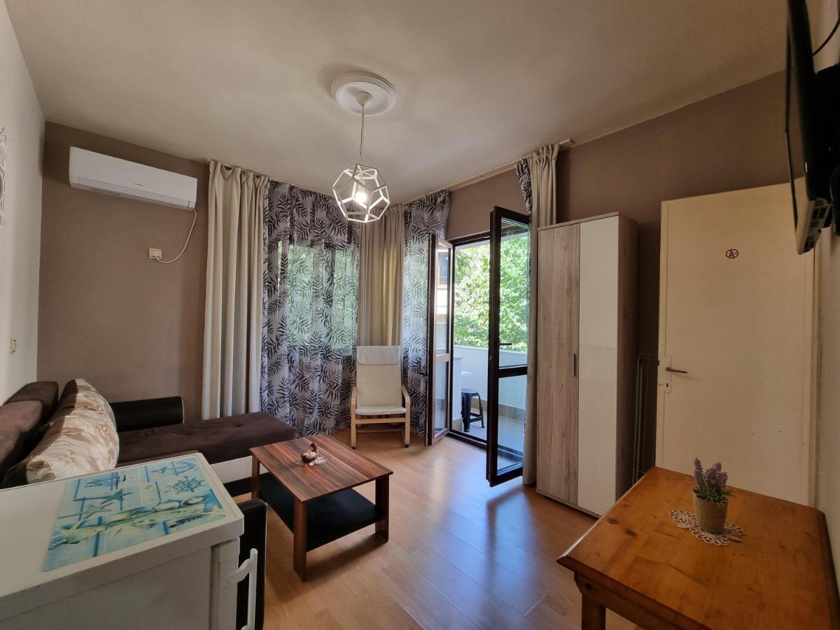 بورغاس Reni'S Apartment-With Private Parking In Center المظهر الخارجي الصورة