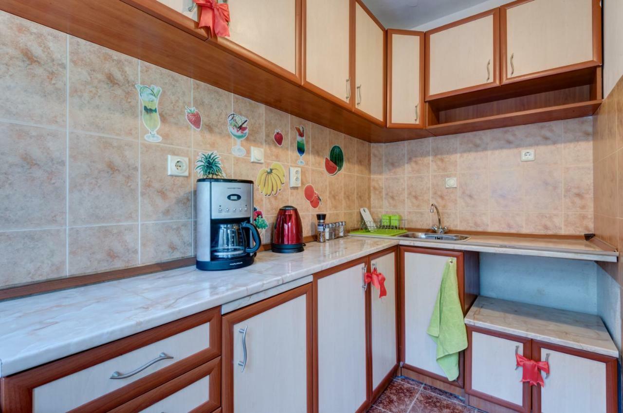 بورغاس Reni'S Apartment-With Private Parking In Center المظهر الخارجي الصورة
